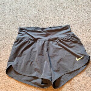 Nike Eclipse Women’s Running Shorts CZ9580 Gray Lined Dri Fit - SMALL - NWT